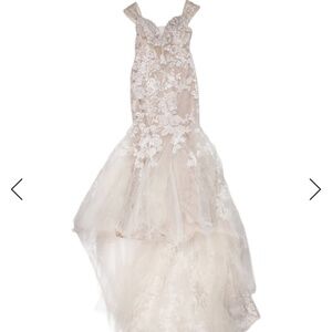 Monique Lhuillier Wedding Dress